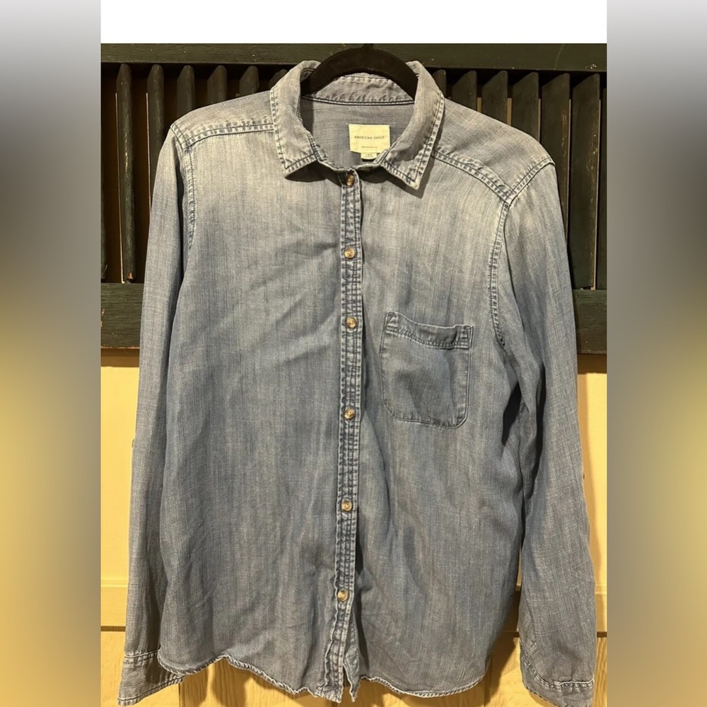 American Eagle Outfitters Light Blue Denim Button Down Shirt